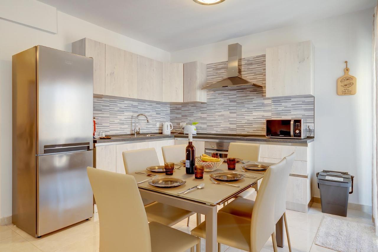 Stylish Bright And Airy Apart In Central Bugibba St. Paul's Bay Exterior photo