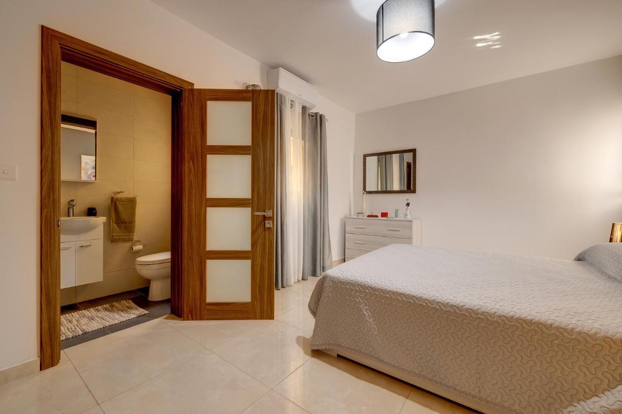 Stylish Bright And Airy Apart In Central Bugibba St. Paul's Bay Exterior photo