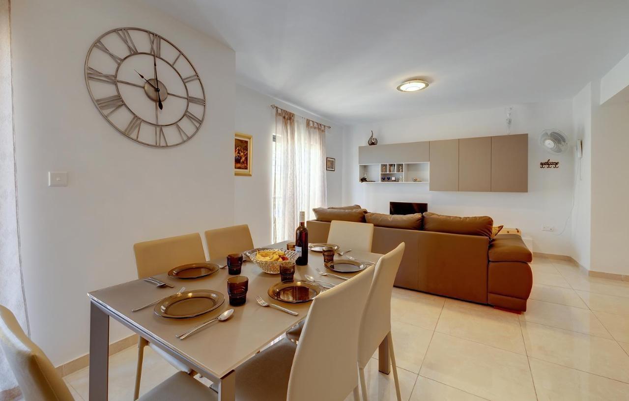 Stylish Bright And Airy Apart In Central Bugibba St. Paul's Bay Exterior photo