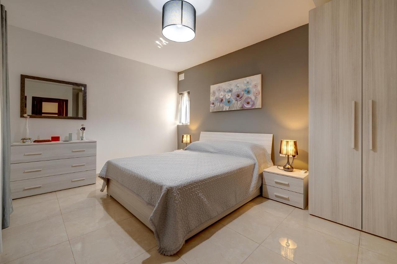 Stylish Bright And Airy Apart In Central Bugibba St. Paul's Bay Exterior photo